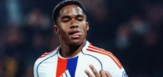 20岁当爹，巴西前锋恩德里克与妻子宣布将生下一个男孩