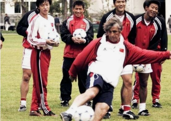 米卢：邵佳一球员时代就非常优秀，坚信国足再度圆梦世界杯