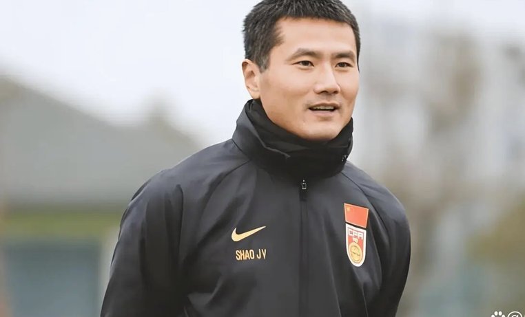 不是很懂，为什么要这么执着的黑董路！