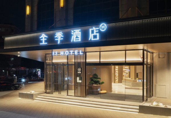 法国仅姆巴佩外出需严密安保 四季酒店成旅游景点