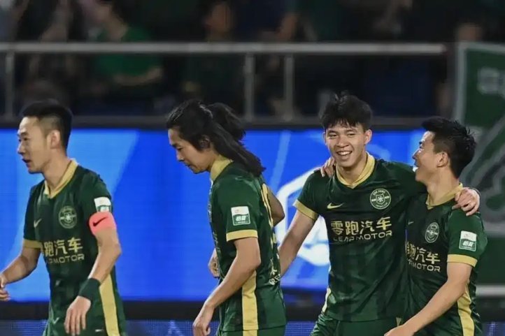 青春风暴要来了，中超年龄终于是全球第二老了，平均年龄一年小了半岁